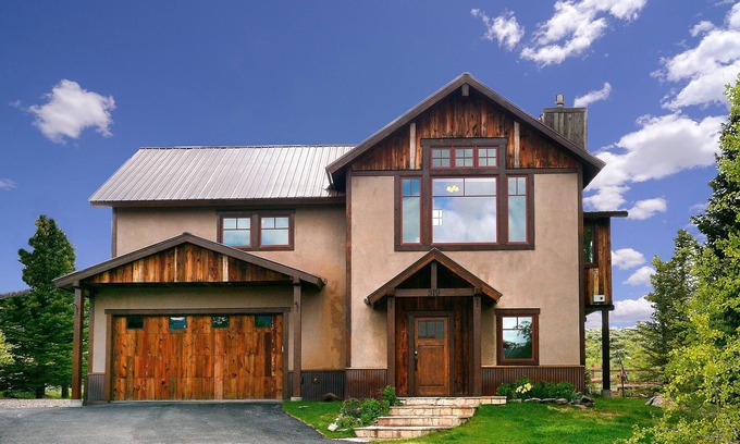 Crested Butte House | Larkspur Chalet, Hot tub, pet friendly, tennis/pic