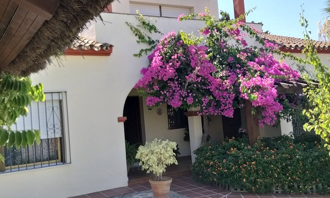 Los Barrios Ski Chalet | Las Camelias Chalet House