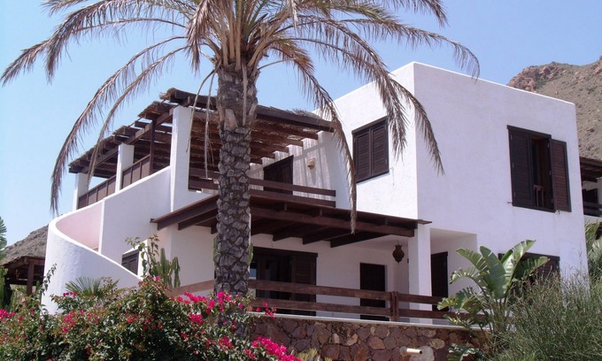 Nijar Villa | Las Negras - spacious 6p villa with communal pool
