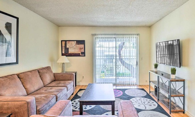 Las Vegas Apartment | Las Vegas Condo Explore The Strip and Downtown