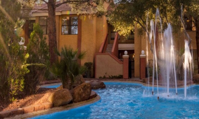 Las Vegas Villa | Las Vegas Flamingo Deluxe 1BR villa 691 sf with Kitchennette, WiFi in Las Vegas