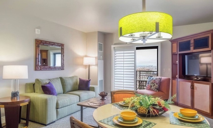 Las Vegas Condo | LAS VEGAS! POOLS! LAZY RIVER!FAMILY ACTIVITIES! 2 BD 2 BTH SLEEPS 8!