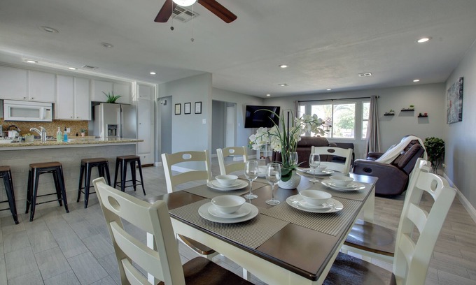 Las Vegas House | Las Vegas Retreat w/Yard < 5 Mi to Strip!