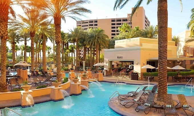 Las Vegas Hotel | Las Vegas Strip Retreat | Spacious Suite w/Living Area | Outdoor Pool