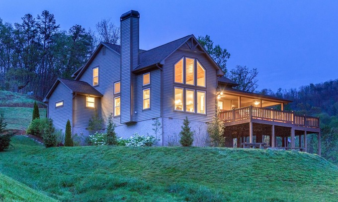 Franklin Cabin | Last DaysTo Enjoy This Great Home and View! Closing Soon! Inquire 1st for Deals!