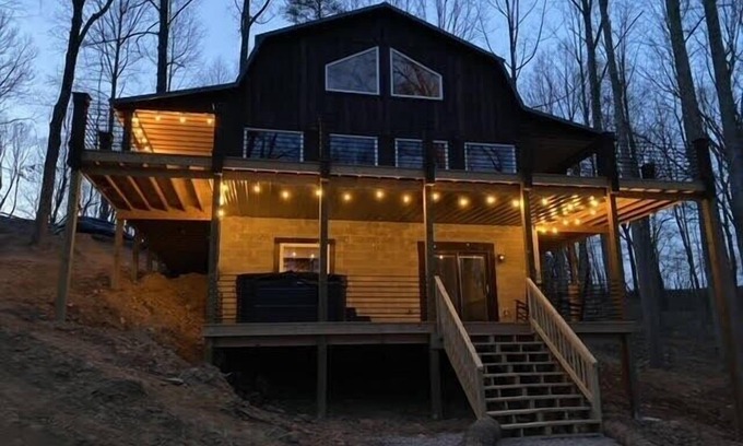 Rockbridge Cabin | Last Minute and Early Bird Discount -20 Acres in Hocking Hills-Black Bear Cabin