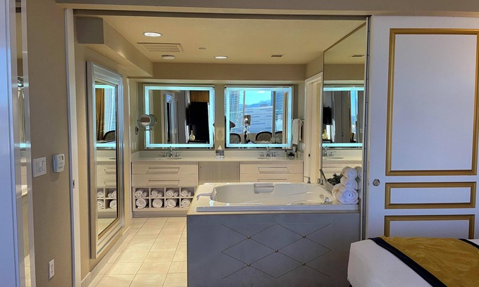 Las Vegas Resort | LasVegas Resort & Casinon2 Bedroom Luxury CondonUse our Time Share Explore Vegas