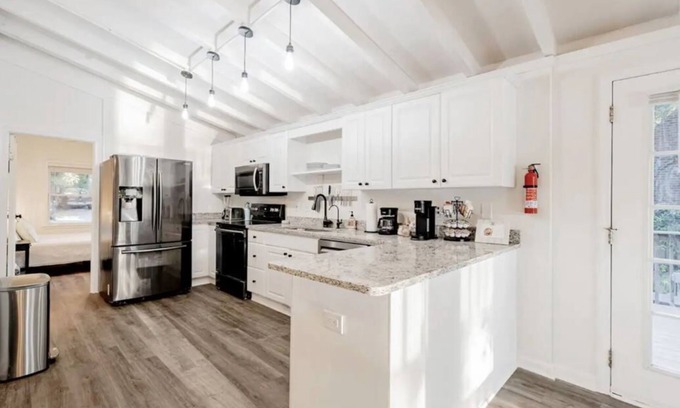 Chapin Cottage | Lazy Creek Cove Cottage on Lake Murray