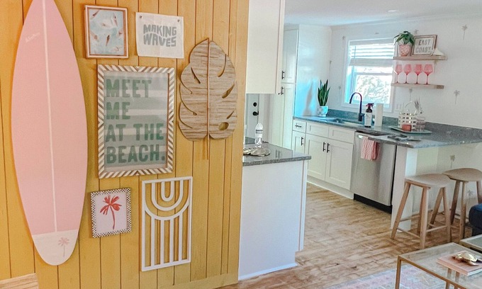 Murrells Inlet House | Lazy Days Bungalow, Heart of Murrells Inlet, Steps to the Marshwalk, Pets Okay