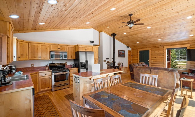 Lazy Acres House | Lazy Fox