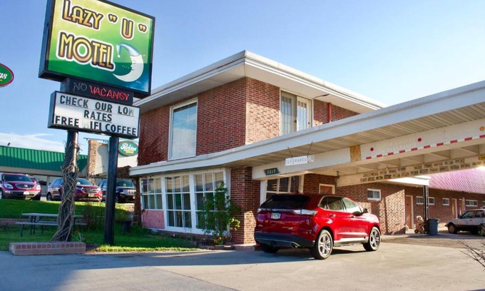 Rapid City Hotel | Lazy U Motel