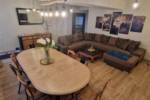Appoigny Apartment | Le Grand Bourgeois