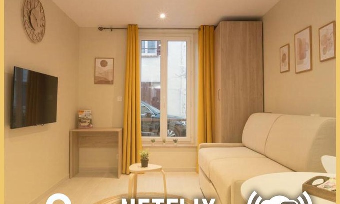 Chateau-Thierry Apartment | Le Lion - Plain-pied, WIFI, YT Premium - 2RFHomes