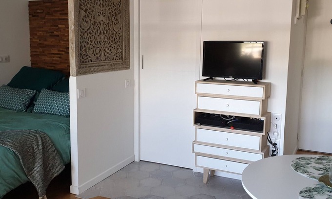 Ozoir-la-Ferriere Apartment | Le Paon, warm and quiet between Paris and Disneyland