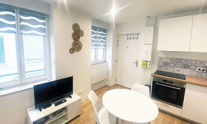 Coutures Apartment | Le Petit Barbusse - close to city center - wifi - netflix