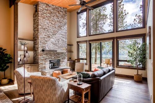 Harrison House | Leaning Pine Point at Half Round Bay