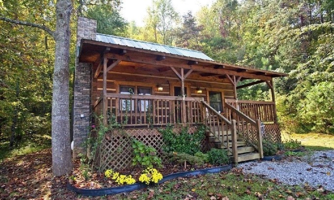 Tellico Plains Cabin | Leave the stress behind!- private hot tub, pet and motorcycle friendly, let peace and nature surround you! 2 Bedroom Home by RedAwning