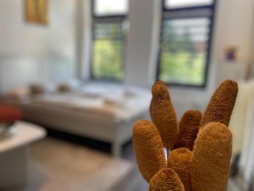 Goethestraße Apartment | Lebendige Stadtwohnung in Stadtnähe