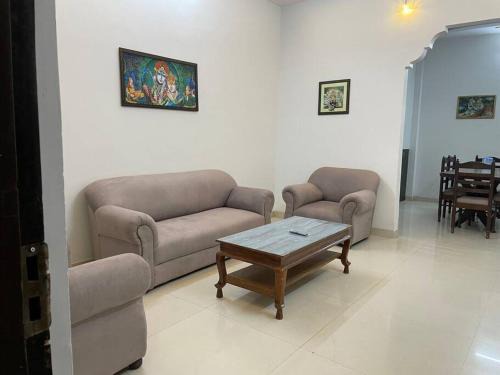 Jabalpur Apartment | Leela home stay - Lotus (2 BHK luxury appartment)