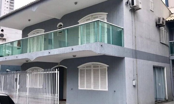 Centro House | LEFT HOUSE 17/or 21 PEOPLE/CENTER/SWIMMING POOL/BILLIARDS