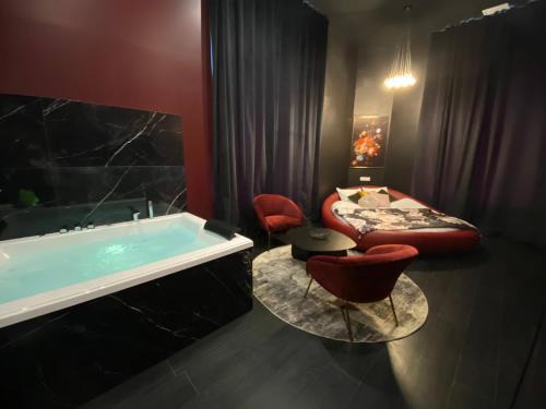 Macon Apartment | Legend Majestic Superbe Love Room - Jacuzzi - Champagne - Romantisme - parking privé GRATUIT