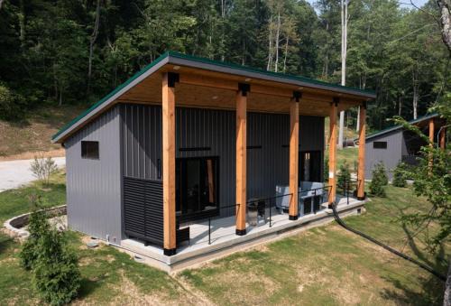 Logan House | Legends Lane C - by The Chalets