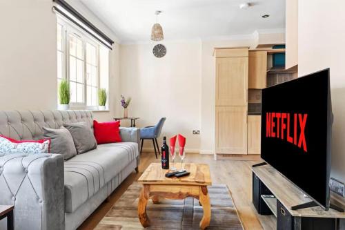 Oadby Apartment | Leicester1BR-WiFi-ModernApt-Kitchen-Sleeps2