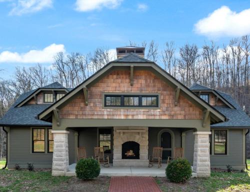 Franklin House | Leiper's Retreat - Secluded 3 BDR Craftsman Home