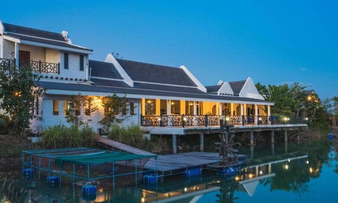 Chum Het Hotel | Lemon Resort