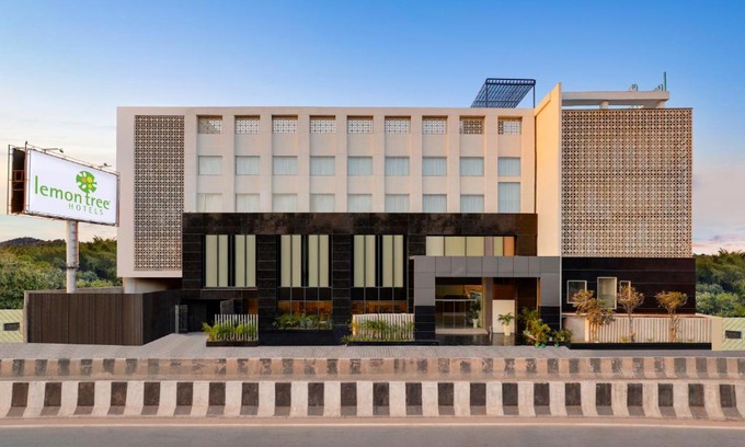 Shikohabad Hotel | Lemon Tree Hotel Agra