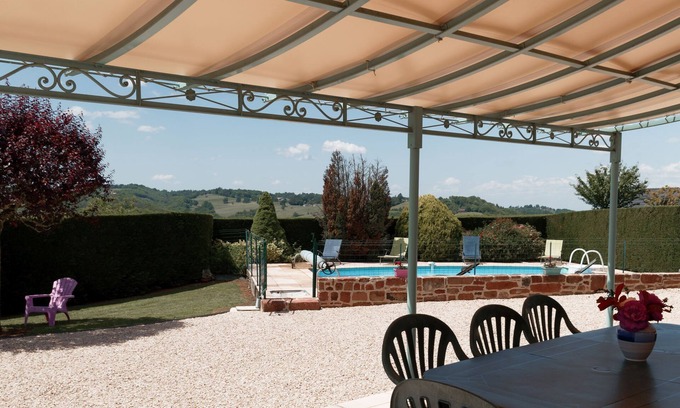 Lagleygeolle House | Les Collines Rouges, private heated swimming pool, close to many tourist attractions