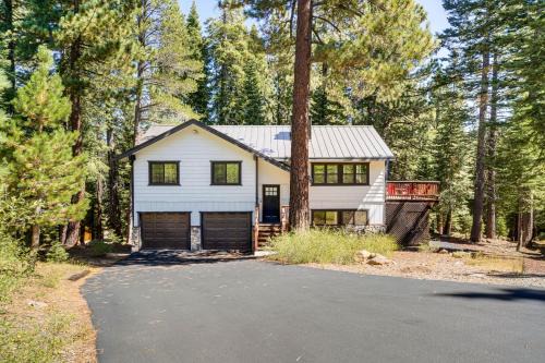 Truckee House | Less Than 15 Mi to 6 Ski Resorts Tahoe Donner Escape!