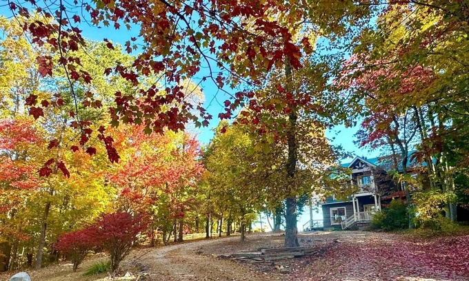 Bostic Cabin | Levons Landing - The ULTIMATE Mountain View Near Lake Lure and Asheville