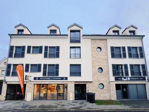 Pontault-Combault Apartment | Liberation