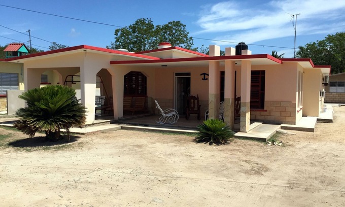 Municipality of Cienaga de Zapata House | Lidia y Julio