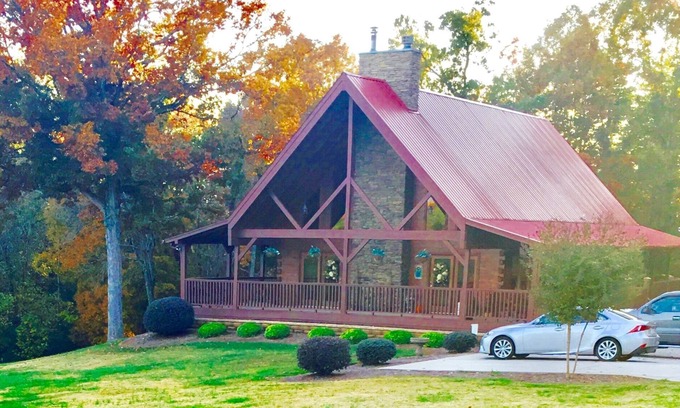 Greenback Cabin | Life is Better at The Conner Lodge No Cleaning Fees
