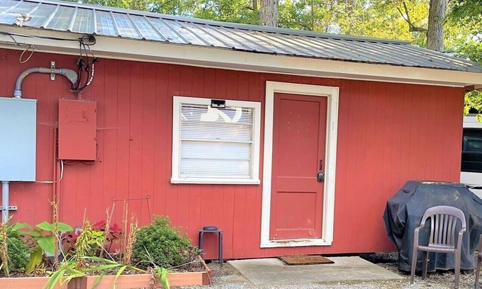 Dandridge Cabin | Life on the Docks Cabin 2 Cozy cabin in Dandridge TN