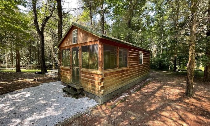 Rome Cabin | Life's A Hoot, Twin Lakes Country Cabins