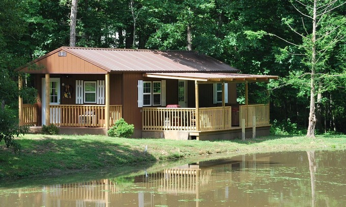 Buncombe Cabin | Lifetime memories, WIFI, Hot tub, Fire Pit, Gas Grill, High Chair, Bird Watching
