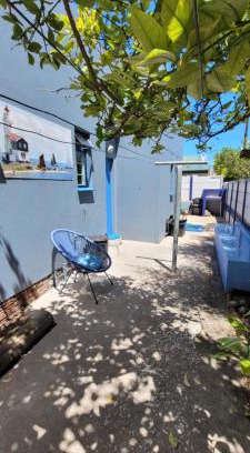 Langebaan Apartment | Lighthouse Cottage stone's throw from the beach