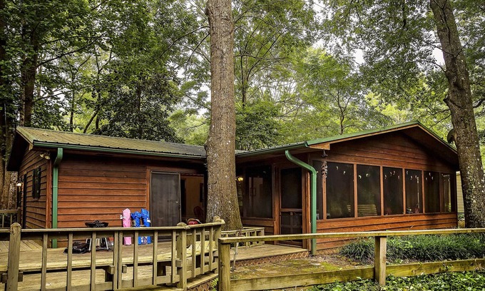 Wilburn House | Lil Shangri-La on the Little Red River -walk in river access