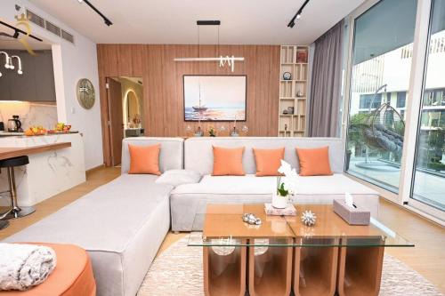 Saadiyat Cultural District Apartment | Lilac Breeze 1BR - Stylish Stay with Balcony Near Saadiyat Beach & Louvre Abu Dhabi