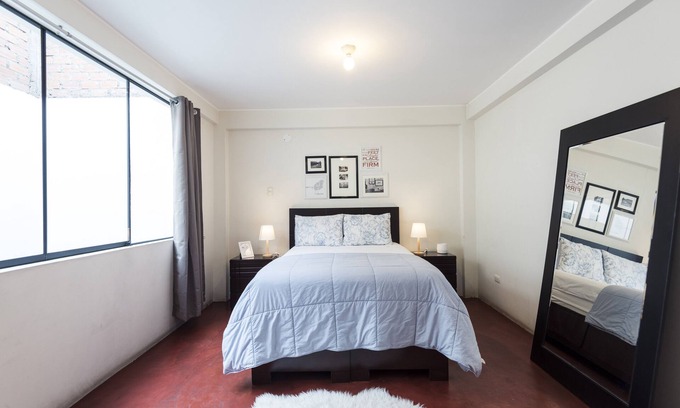 Callao Apartment | ❤️ Lima AIRPORT ❤️3 min AWAY I 1400 SQFT I Balcony I WiFi