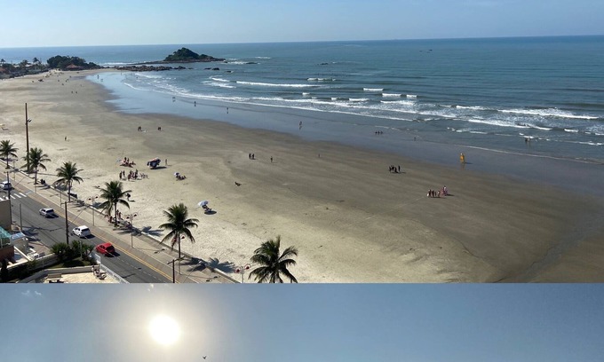 Praia dos Sonhos Apartment | Linda Kitnet in a building facing the sea