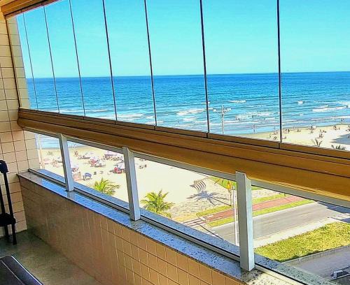 Balneario Paqueta Apartment | Lindo e novo apto à beira-mar em Caiçara - Praia Grande