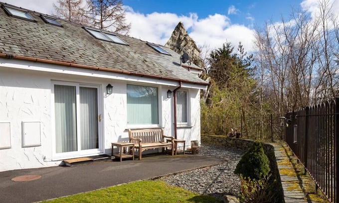 Chapel Stile Cottage | LINGMOOR VIEW, family friendly, with a garden in Chapel Stile