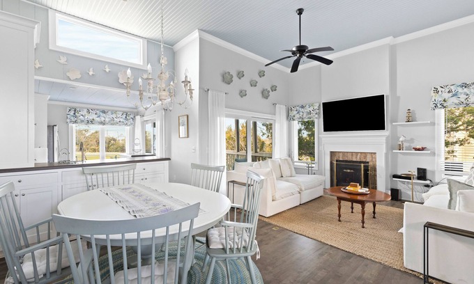 Isle of Palms Villa | Linkside Court 21 - Community Tennis/Pickleball!