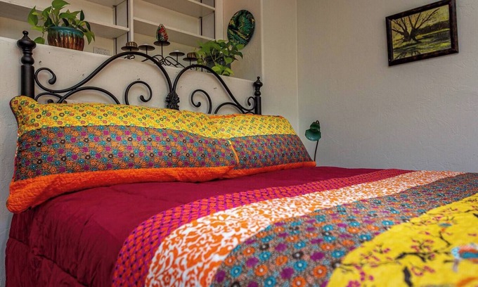 Three Rivers House | Lisa's Dog Friendly Sequoia Boulder Room-no pet fees