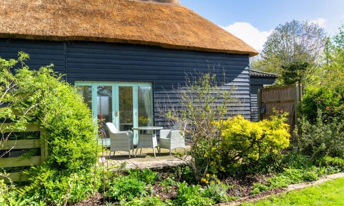 Upton House | Little Barn - One Bedroom House, Sleeps 2