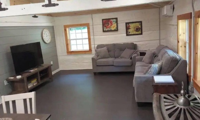 Morganton Cabin | Little Cabin in the Woods